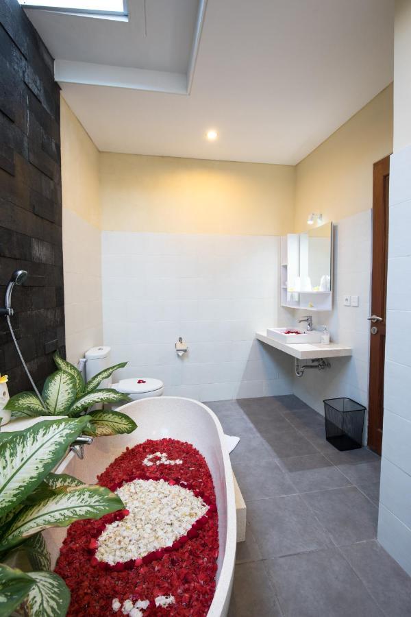 Villa Hitam Putih Legian Bali Seminyak  Ngoại thất bức ảnh
